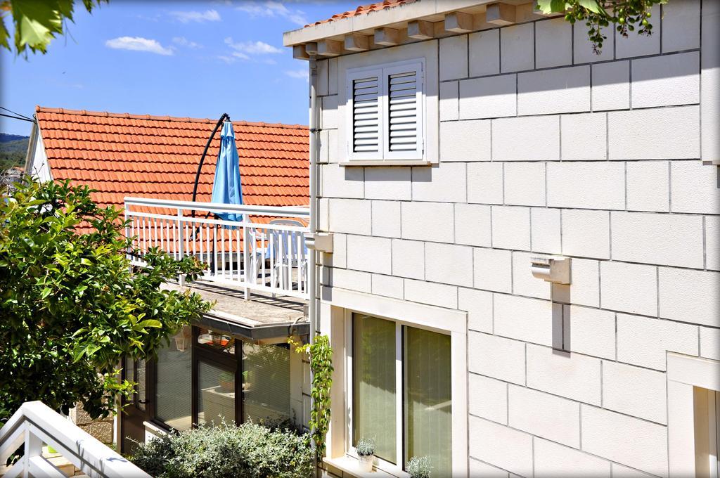 Apartments Barbaresko ルンバルダ エクステリア 写真